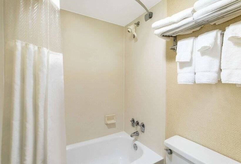 בית מלון כפרי Ramada Limited Cockeysville