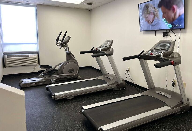 בית מלון כפרי Americinn By Wyndham Rochester Near Mayo Clinic