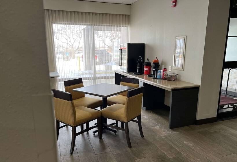 هتل Americinn By Wyndham Rochester Near Mayo Clinic