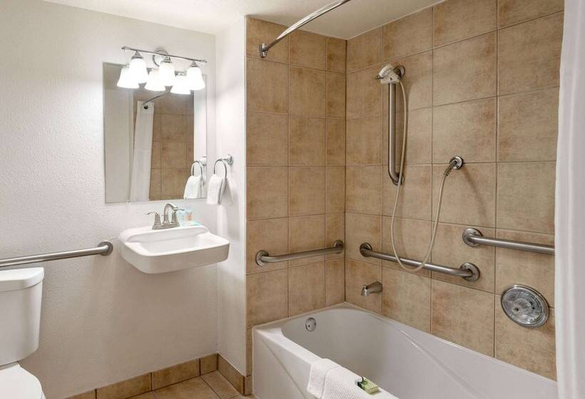 בית מלון כפרי Americinn By Wyndham Rochester Near Mayo Clinic