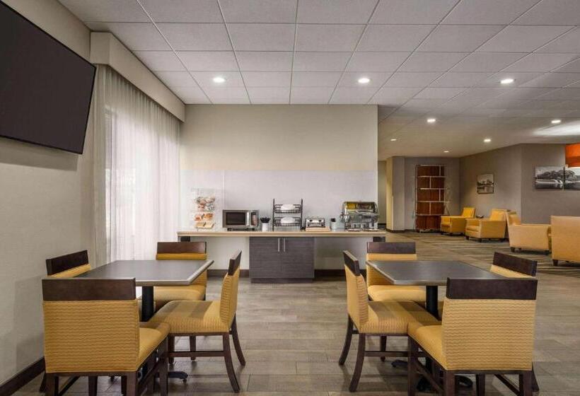 בית מלון כפרי Americinn By Wyndham Rochester Near Mayo Clinic