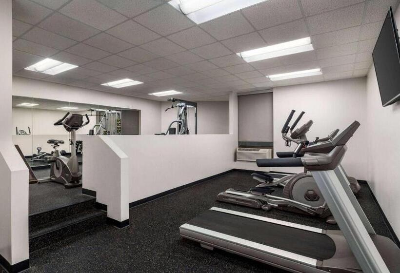 בית מלון כפרי Americinn By Wyndham Rochester Near Mayo Clinic