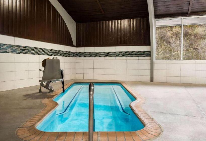 هتل Americinn By Wyndham Rochester Near Mayo Clinic