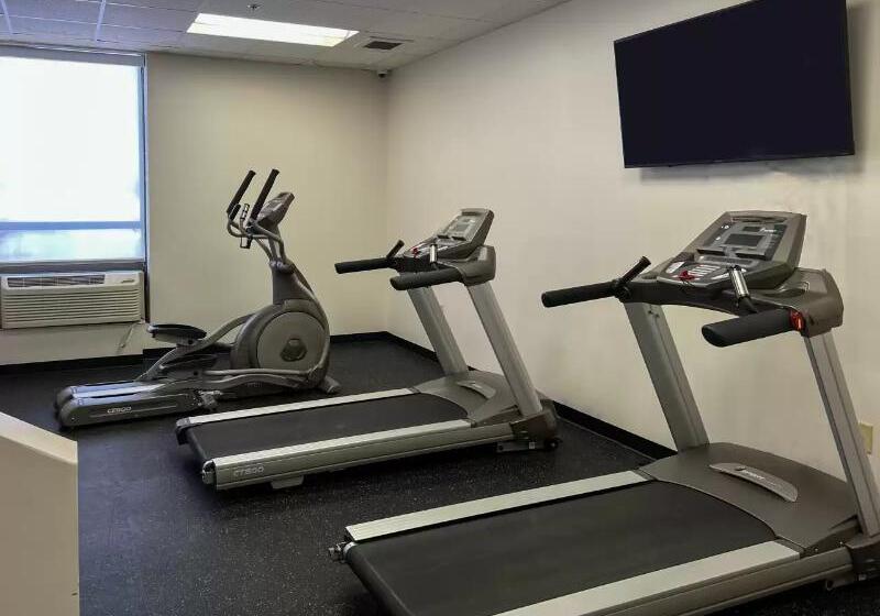 בית מלון כפרי Americinn By Wyndham Rochester Near Mayo Clinic