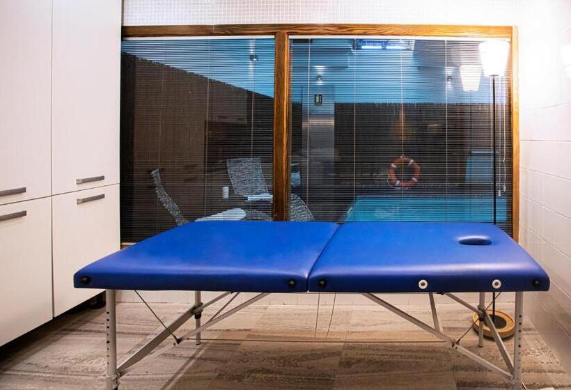 فندق ريفى La Casona Encanto Rural   Apartahotel Spa Llanes