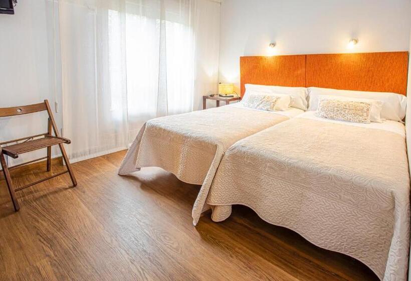فندق ريفى La Casona Encanto Rural   Apartahotel Spa Llanes