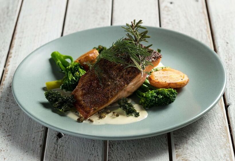 هتل Rydges Mackay Suites