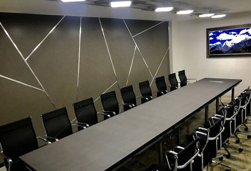 בית מלון כפרי San Fernando Real