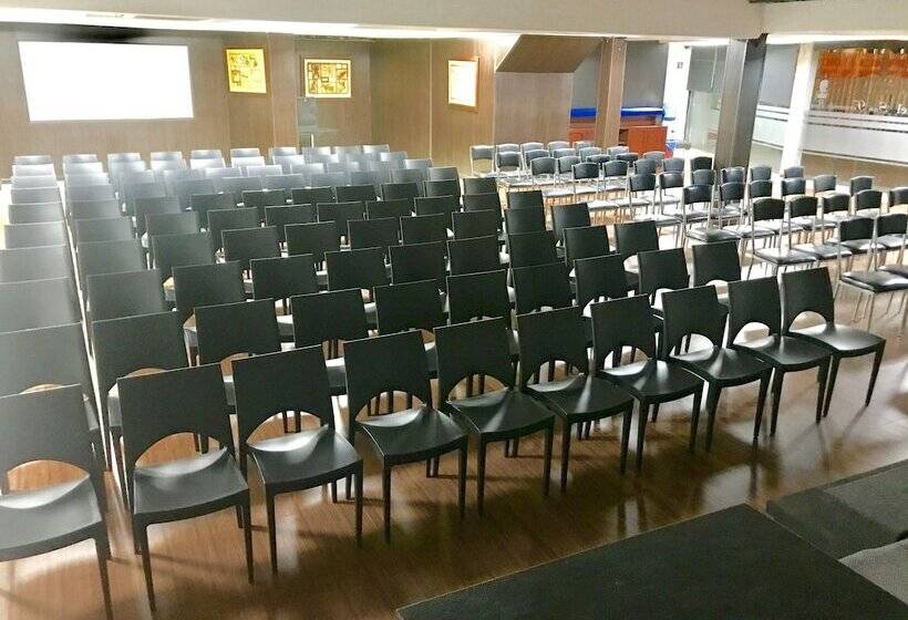 בית מלון כפרי San Fernando Real