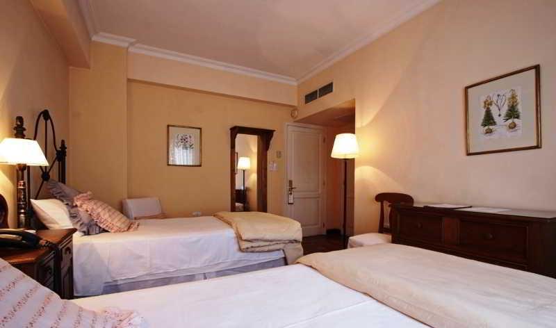 هتل Solar De La Plaza