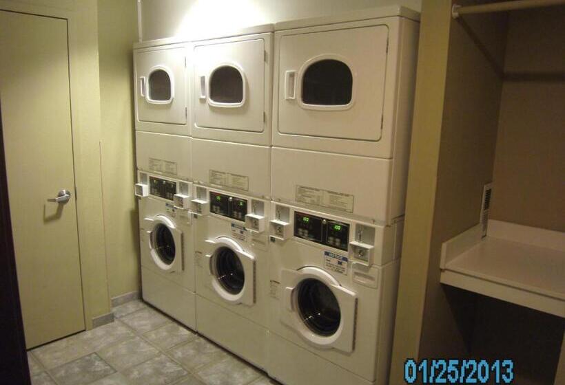 فندق Stay Beyond Inn & Suites