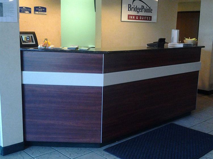 酒店 Toledo Bridgepointe Inn & Suites By Hollywood Casino, Downtown, Owens College