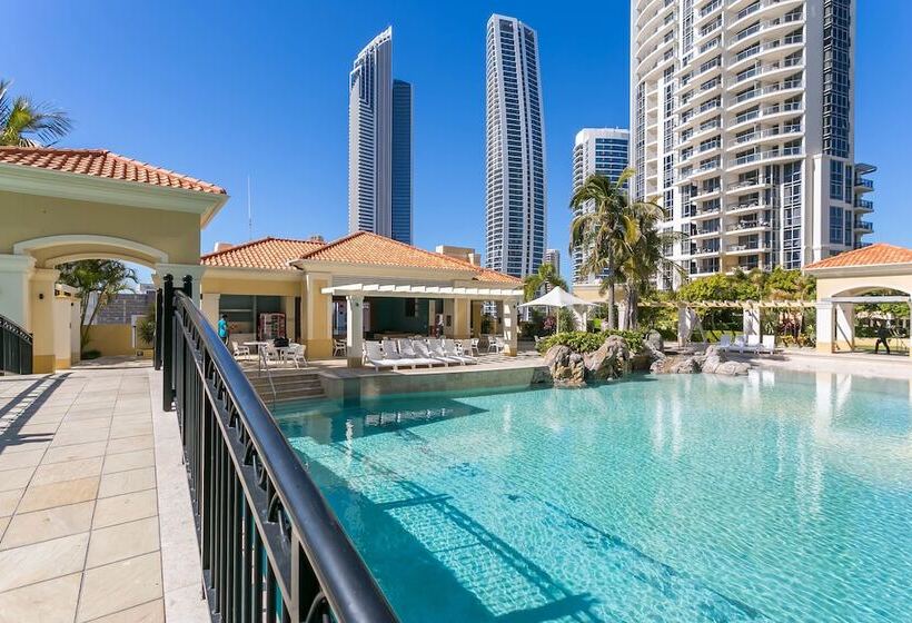 هتل Mantra Towers Of Chevron