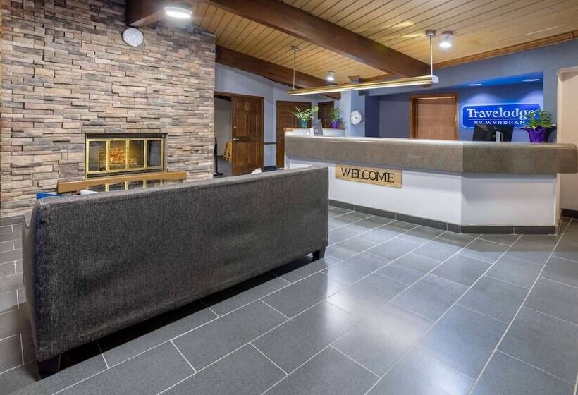 هتل Travelodge By Wyndham Appleton