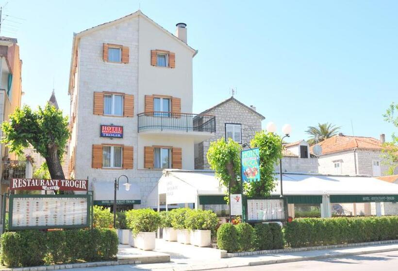 בית מלון כפרי Trogir