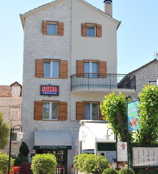 בית מלון כפרי Trogir