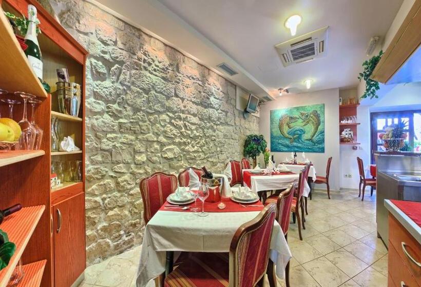 בית מלון כפרי Trogir