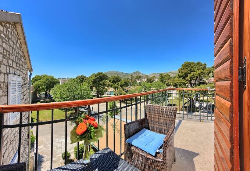 בית מלון כפרי Trogir