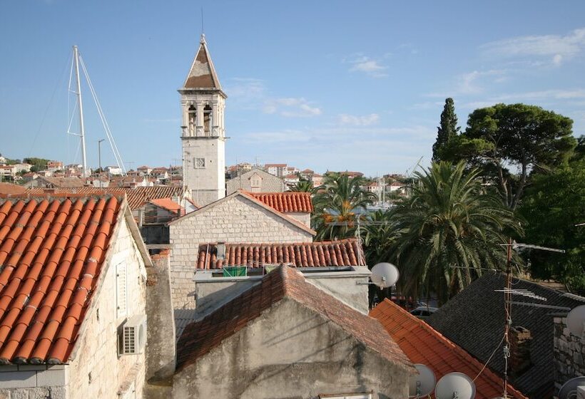 هتل Trogir