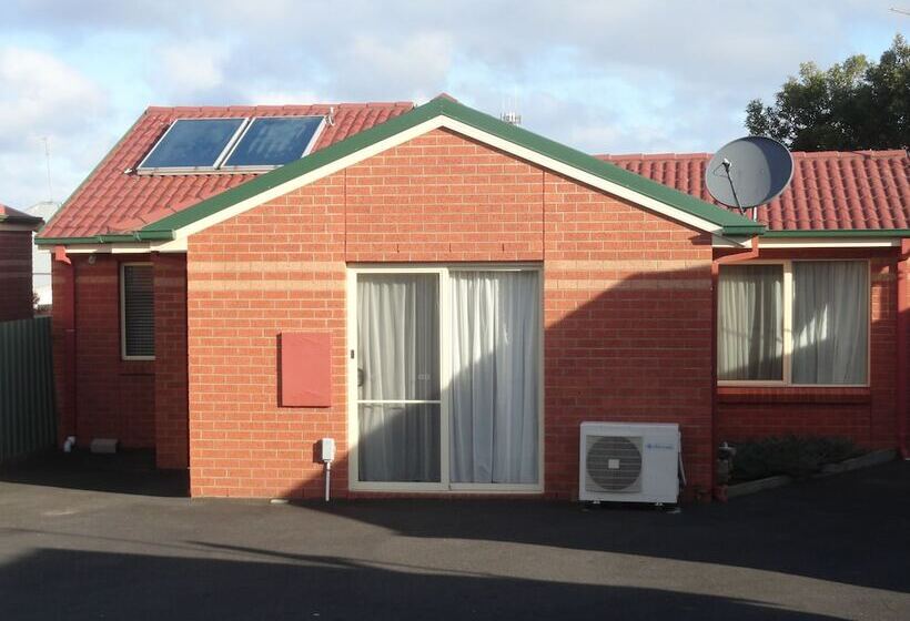 فندق Victoria Lodge Motor Inn & Apartments