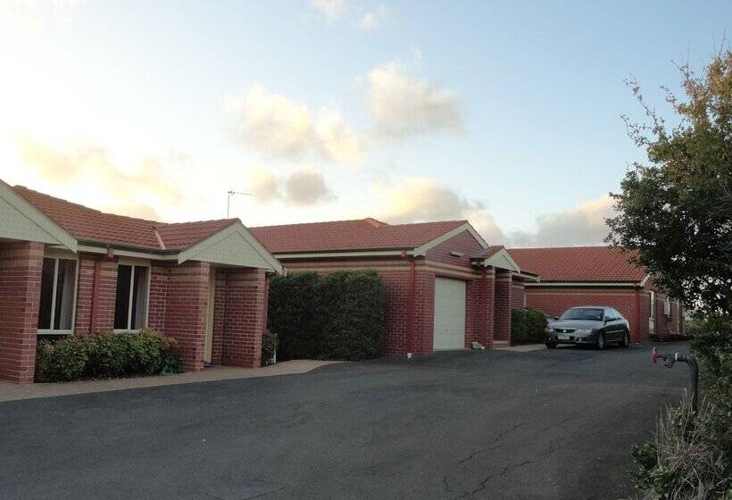 فندق Victoria Lodge Motor Inn & Apartments