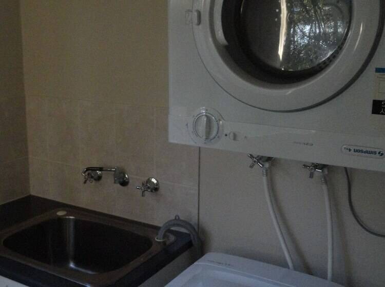 فندق Victoria Lodge Motor Inn & Apartments