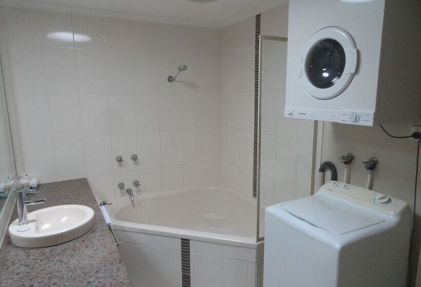 فندق Victoria Lodge Motor Inn & Apartments