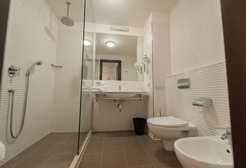 Kona Hotel Verona By Kleos Group Collection