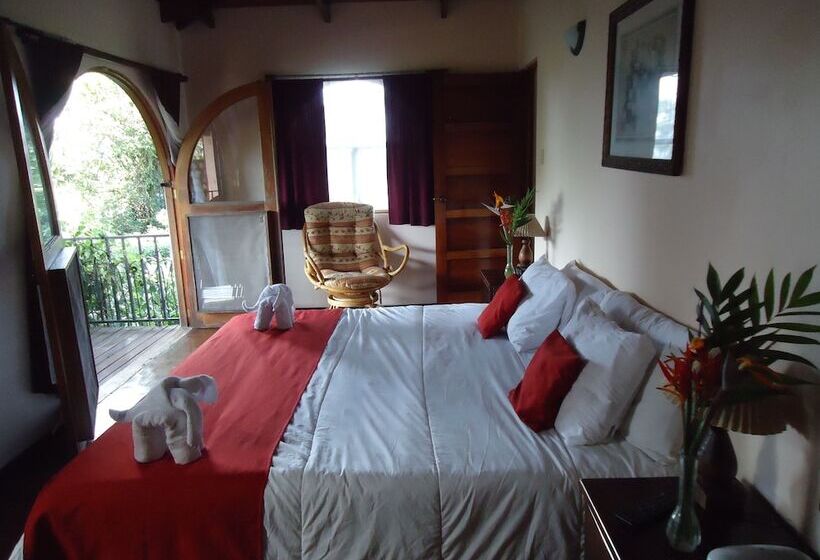 La Catalina Hotel And Suites