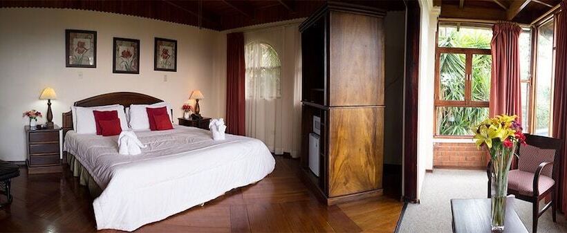 La Catalina Hotel And Suites