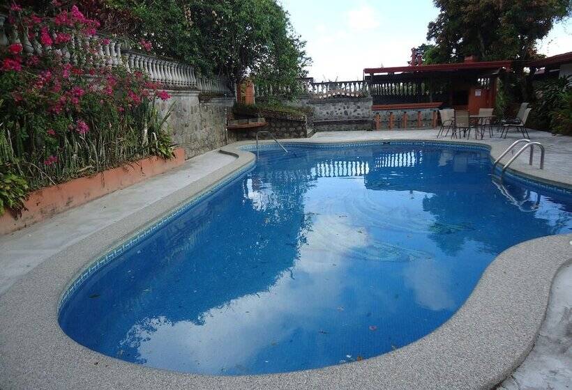 La Catalina Hotel And Suites