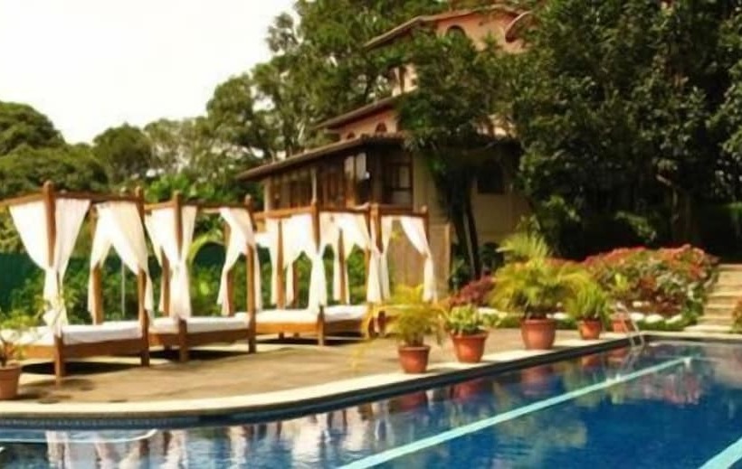 La Catalina Hotel And Suites