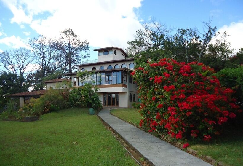 La Catalina Hotel And Suites