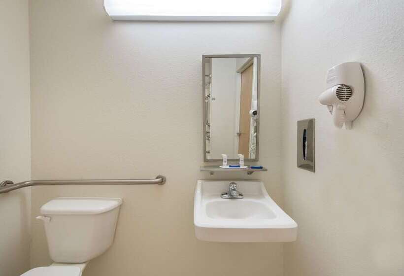 Microtel Inn & Suites By Wyndham Altus