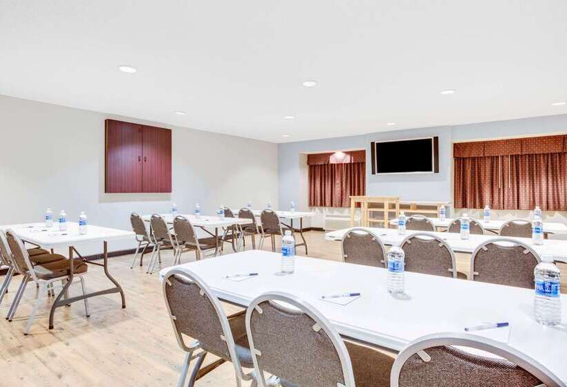 Microtel Inn & Suites Columbus North