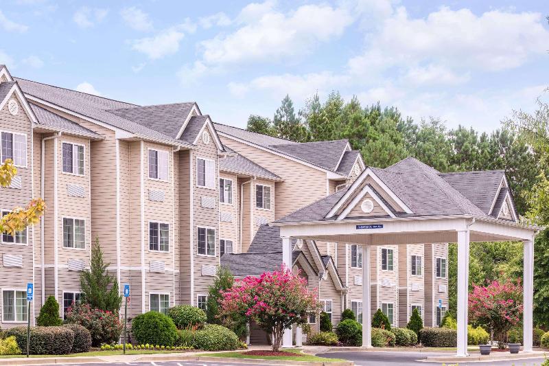 Microtel Inn & Suites Columbus North