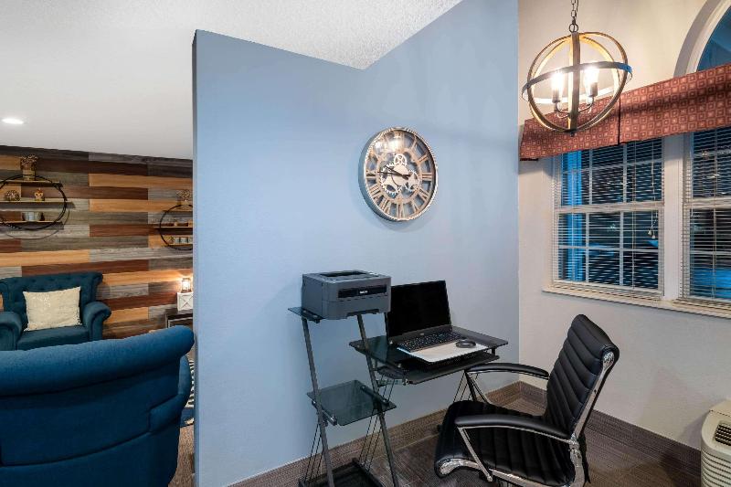 Microtel Inn & Suites Columbus North