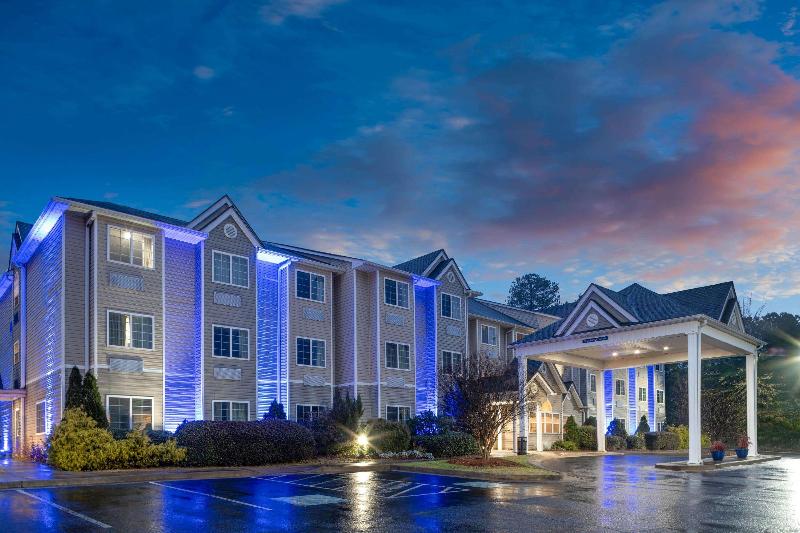 Microtel Inn & Suites Columbus North