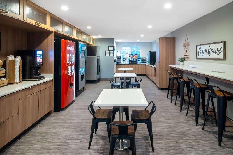 Microtel Inn & Suites Columbus North