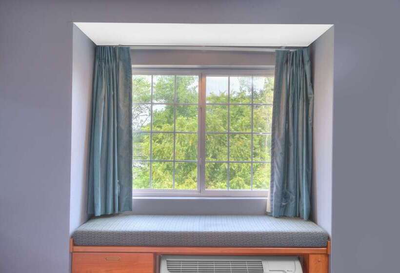 Microtel Inn And Suites Dover