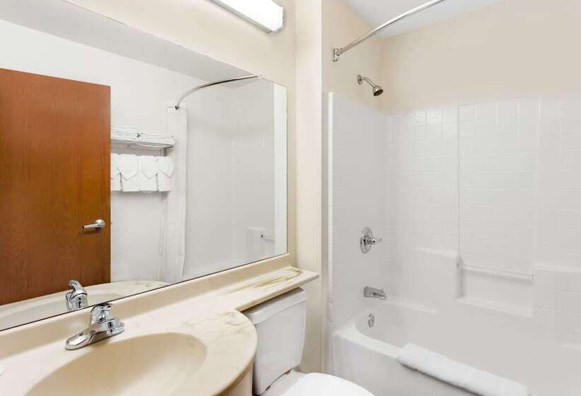 Microtel Inn & Suites By Wyndham Wellton