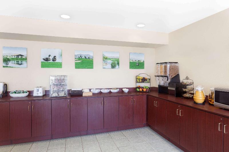 Microtel Inn & Suites By Wyndham Wellton