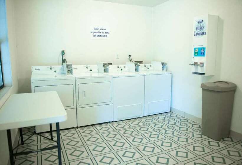 Motel 6 palestine, Tx