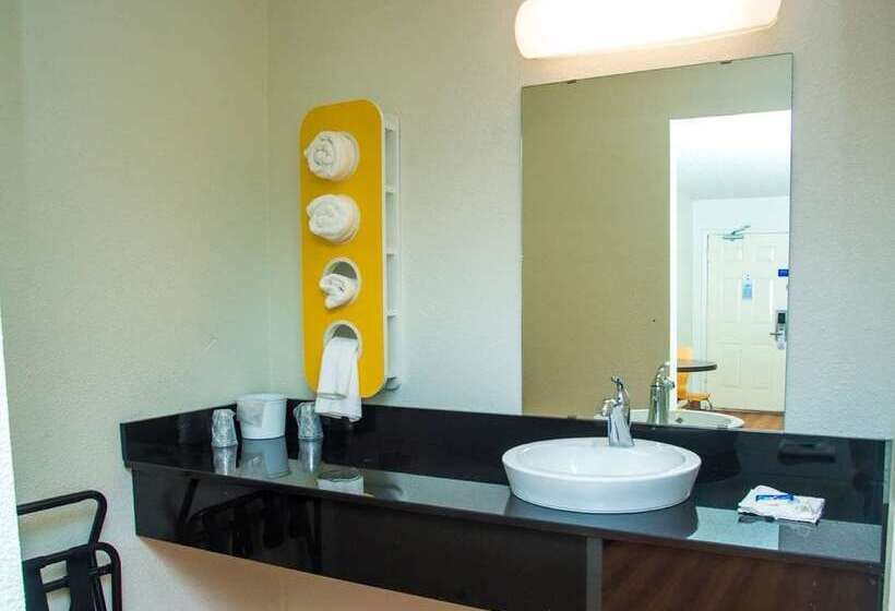 Motel 6 palestine, Tx