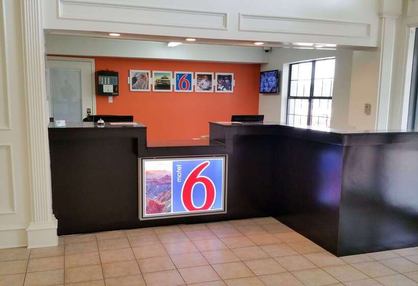 Motel 6 palestine, Tx