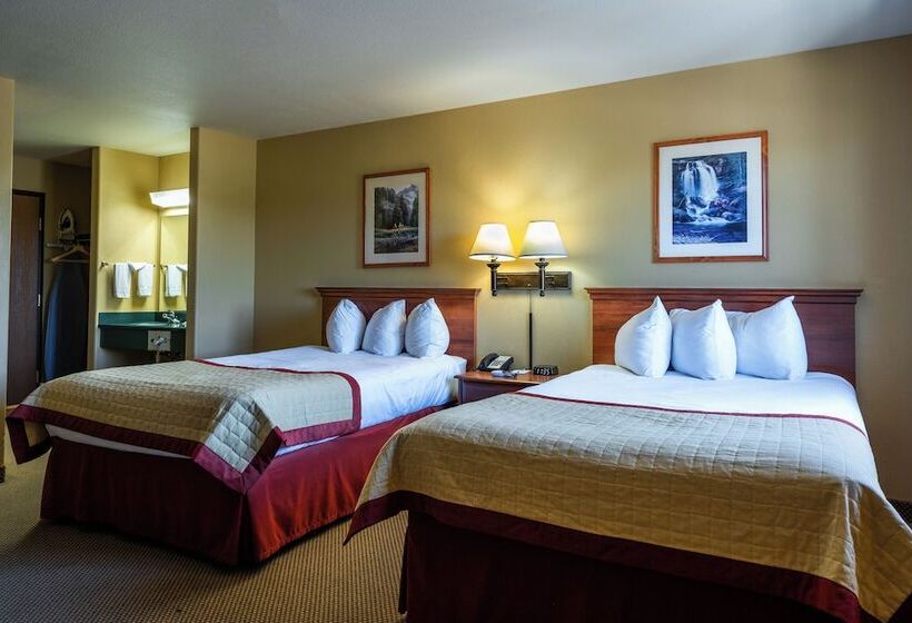 Pinedale Hotel & Suites