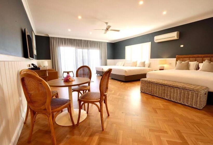 The Quarters, Ascend Hotel Collection