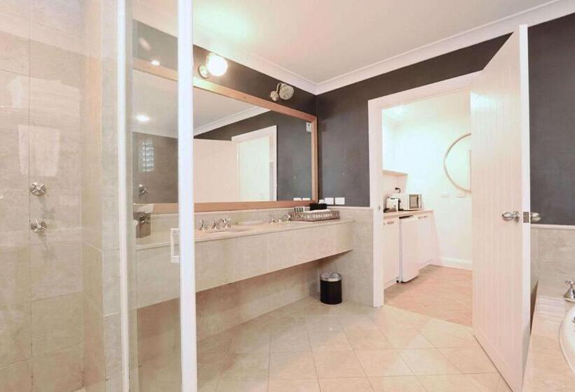 The Quarters, Ascend Hotel Collection