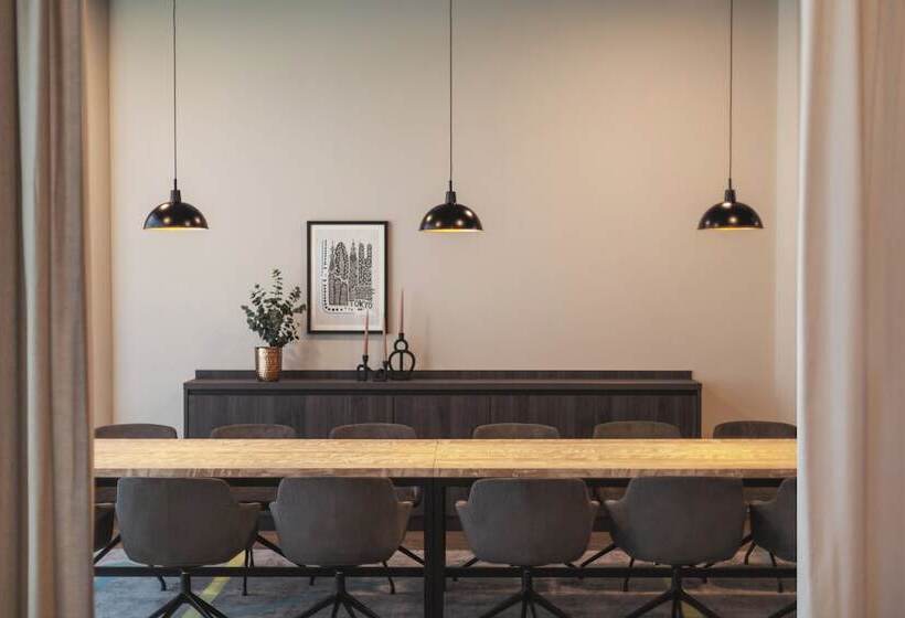 ホテル Holiday Inn   The Niu Tab Dusseldorf Main Station, An Ihg