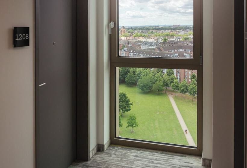 ホテル Holiday Inn   The Niu Tab Dusseldorf Main Station, An Ihg